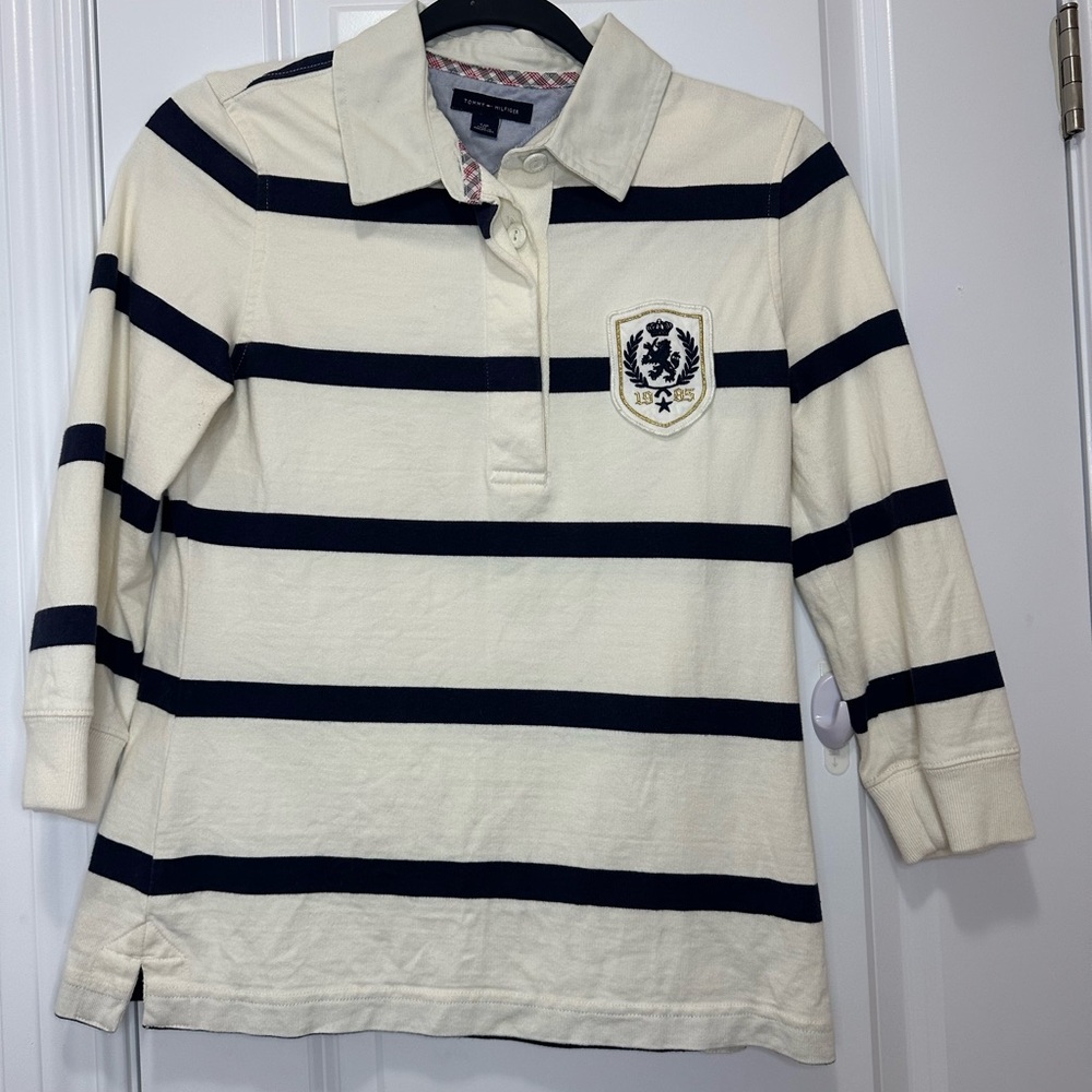 Tommy Hilfiger women's striped 3/4-sleeve rugby shirt with an embroidered crest